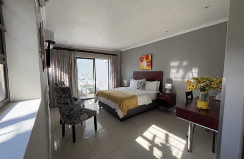 Bluewater Bay House | Le Blue Guesthouse