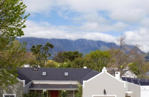 Franschhoek House | Le Habitat 6 - Chic Townhouse in heart of Winelands