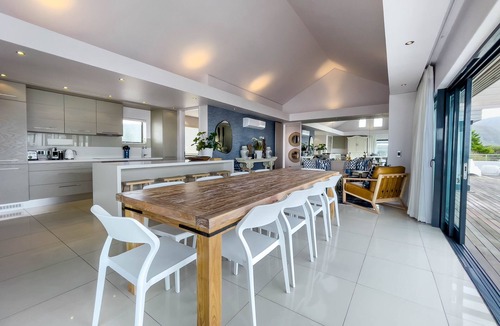 Hermanus City-Centre Apartment | Le Paradis Penthouse Apartment