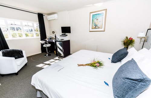 Durbanville House | Le Petit Chateau
