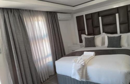 Kareeberg House | Lefa Guesthouse