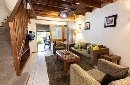 Hazyview Ski Chalet | Legend Safaris 257B - in Kruger Park Lodge