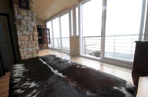 Lagoon Beach Apartment | Leisure Bay 306 by CTHA