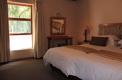 Dipaleseng Cabin | Lekoa Lodge