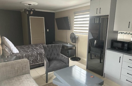 Greater Johannesburg Metropolitan Area House | Lemao Guest House