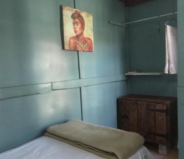 Fish Hoek Bed & Breakfast | Leo's Den