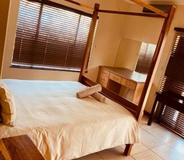 Leeupoort Cabin | Lethabong Lodge