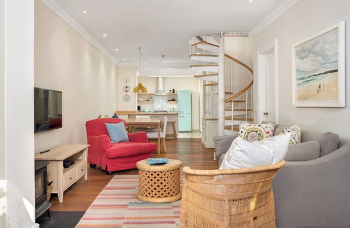 Green Point House | Light and Airy 3 Bedroom Green Point Family Home