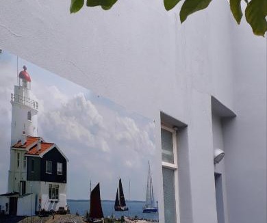 Langebaan Apartment | Lighthouse Cottage stone's throw from the beach