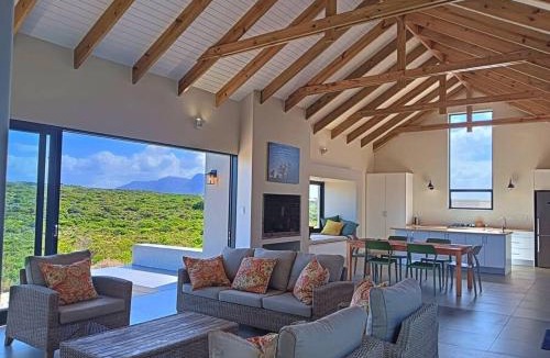 Kleinbaai Villa | Lighthouse Villa Romansbaai