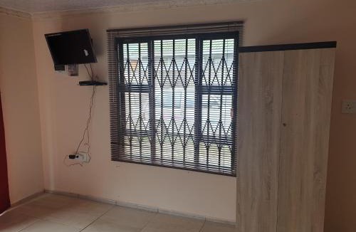 Estcourt House | Lindo Guest house