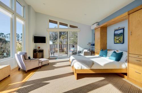 El Granada Apartment | 'Little House By the Sea': Steps to Surfers Beach!