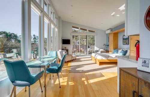 El Granada Apartment | 'Little House By the Sea': Steps to Surfers Beach!