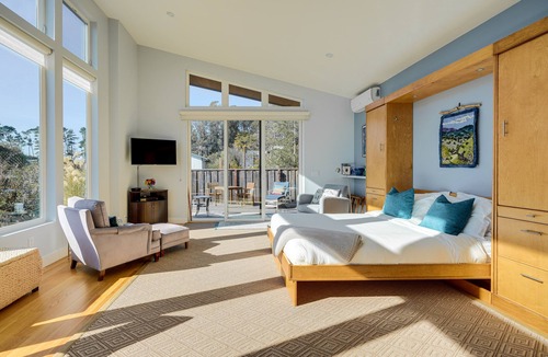 El Granada Apartment | 'Little House By the Sea': Steps to Surfers Beach!