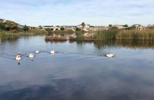 Noordhoek Apartment | Little Lake Haven