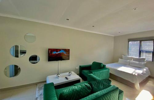 Lombardy East Apartment | Little paradise spacious -3min 2N1-20/MBSWiFi(11)