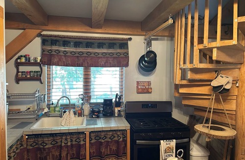 Mi-Wuk Village Cabin | Little Red Cabin 1 bedroom 1 queen couch bed with AC sleeps 4