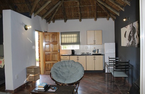 Hartbeespoort Cottage | Little Swift Chalets