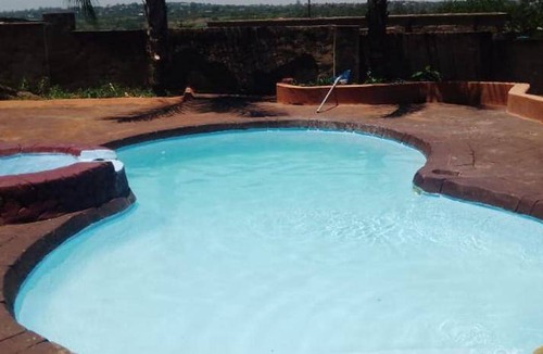 Louis Trichardt Cabin | Lodge ∙ 2 guests
