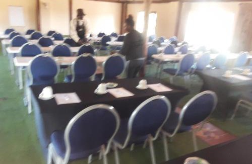 Dr JS Moroka Hotel | Loding Lodge