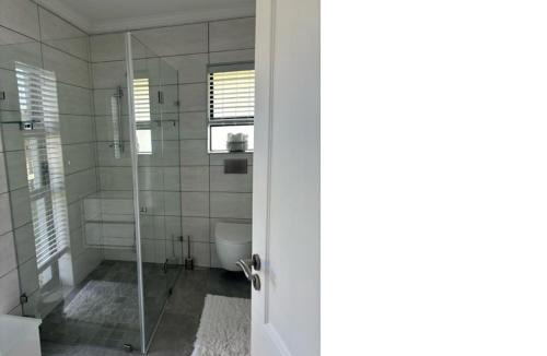 Outeniqua Strand Apartment | Loerie Lane Accomadation