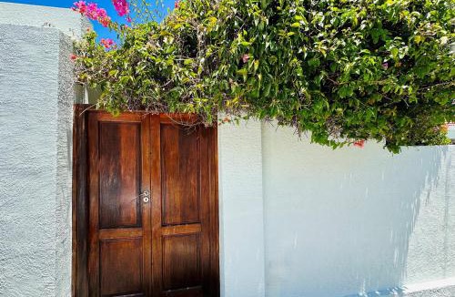Sea Point Bed & Breakfast | LOLOHO LODGE - 24h solar power