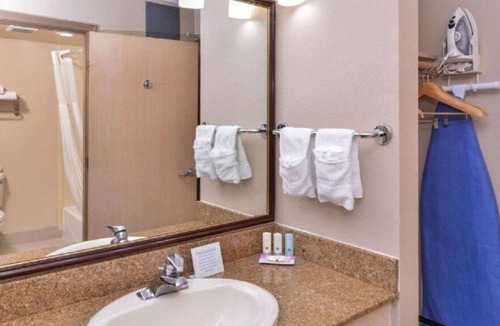 South San Francisco House | Look No More! On-Site Dining, Free Breakfast, Free Parking, Minutes to Downtown