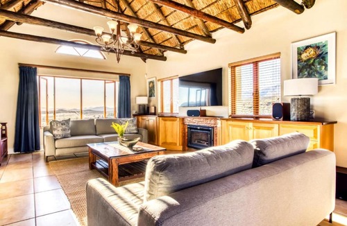 McGregor Apartment | Lord's Wine Farm