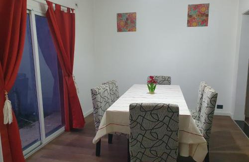 Veintiocho de Noviembre House | Los manzanares, casa histórica