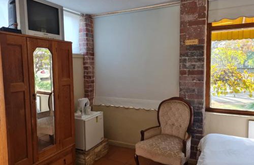 Rustenburg House | Lourie Inn