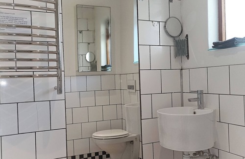 Kommetjie House | Lovely 1-bedroom bungalow in Kommetjie, private entrance in best location