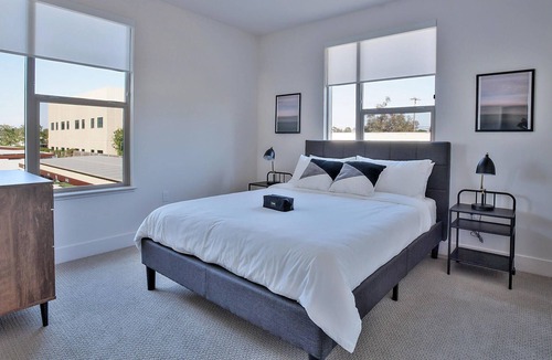 Menlo Park Apartment | Lovely 1BR Apartment with Nature & Amenities