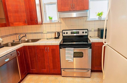 Pacific Heights Apartment | Lovely 2-Bedroom rental unit in Pacific Heights