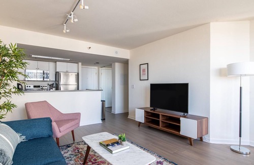 South Beach Apartment | Lovely 2BR in South Beach Near Oracle Park w/ Gym