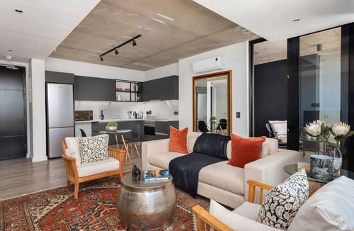Cape Town City Centre Apartment | Lovely and Stylish Apartment l De Waterkant
