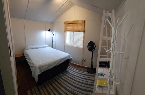 Sunnydale Apartment | Lovely Cabin with private garden