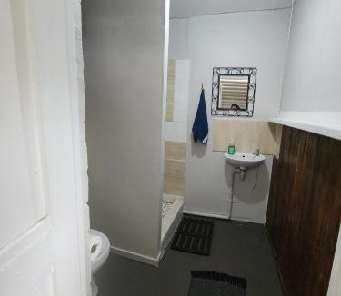 Sunnydale Apartment | Lovely Cabin with private garden