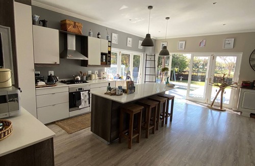 Hartbeespoort House | Lovely family home in Pecanwood Golf Estate