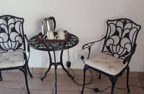 Marloth Park House | Lovely holiday home for a large family or friends bordering Kruger National Park