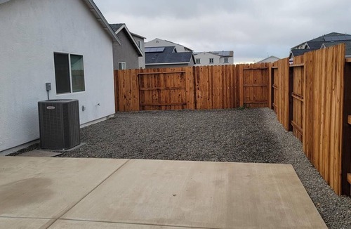 Patterson House | Lovely modern 5 bedroom house in Patterson CA,ensuring your stay is comfortable.