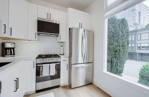 Pacific Heights Apartment | Lovely one Bedroom in Pacific heights