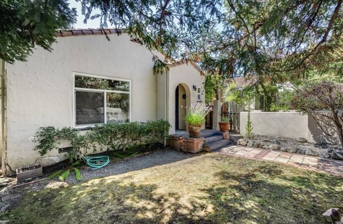 Barron Park House | Lovely Palo Alto Cottage ~ Near Stanford, tech companies