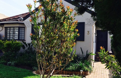 Claremont House | Lovely Quaint Home with Large Outside Entertainment Area