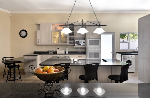 Franschhoek House | Lovely self-catering home, in quiet area, 10 minutes walk to restaurants no01