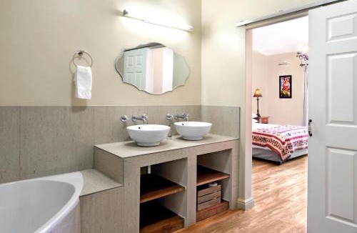 Franschhoek House | Lovely self-catering home, in quiet area, 10 minutes walk to restaurants no01