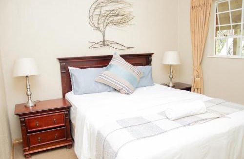 Woodmead Apartment | Lovely Spacious Two bedroom apartment