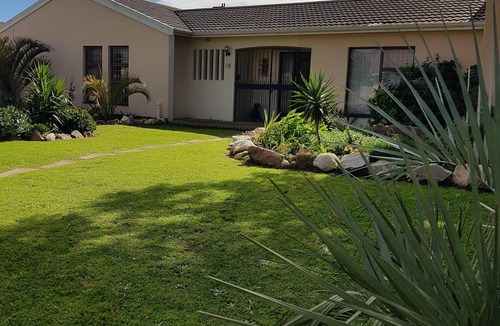 Die Bos House | Lucia`s-Self Catering Strand Western Cape