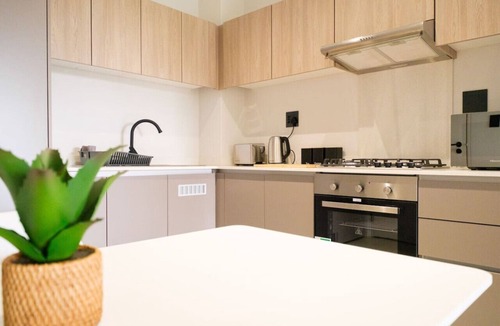 Greater Johannesburg Metropolitan Area Apartment | Lux Apartment with Views 91A