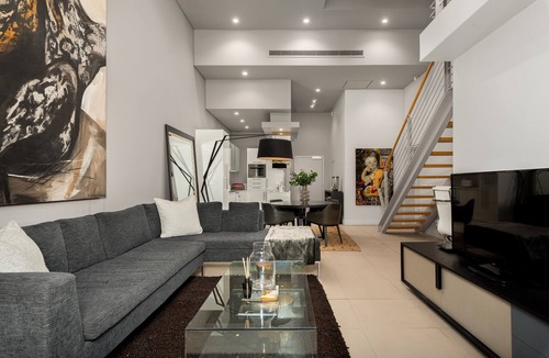 Mouille Point Apartment | Lux Elegance in Heart of Mouille Point