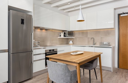 Bo'Kaap Apartment | Luxe De Waterkant Apartment | Mountain Views